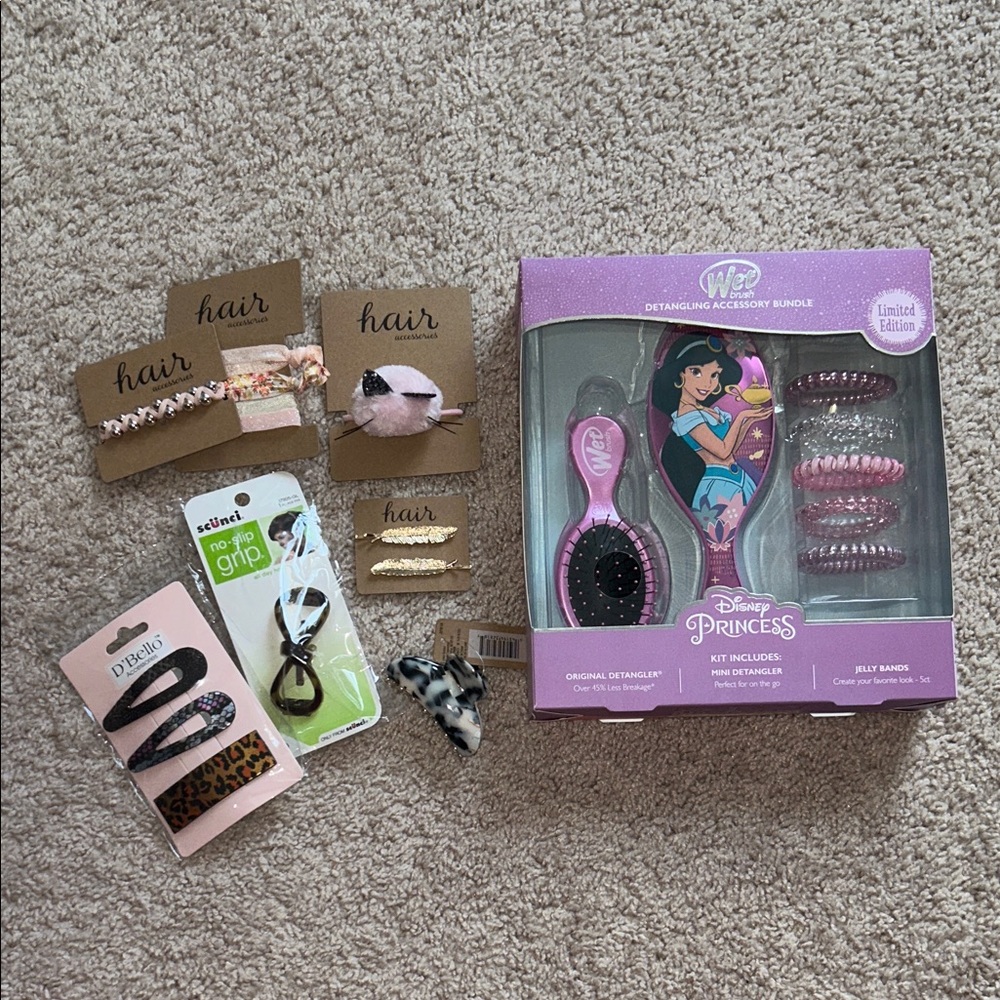 Wet brush & hair accessories